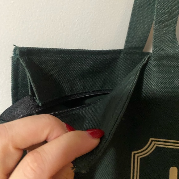 Green and Gold Harrods reusable tote - Picture 3 of 6